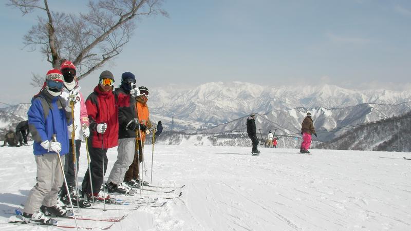 雪山派日本苗場X神樂滑雪五日遊